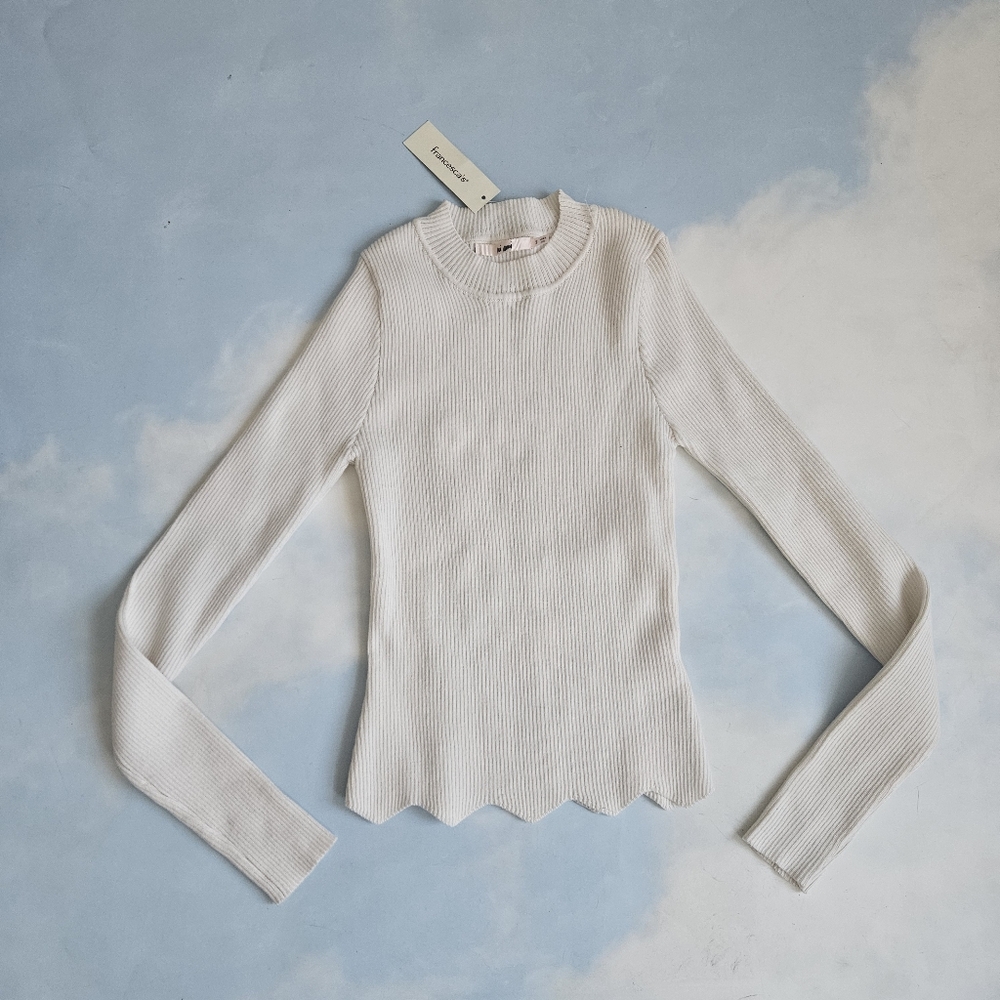 Elegant White Ribbed Long Sleeve Top